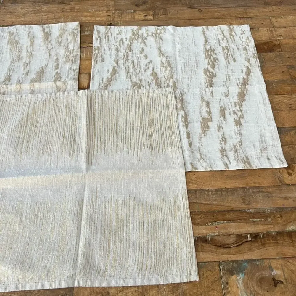 West Elm Napkin Set of 4 & Table Runner Bark Textured Jacquard Linen Blend